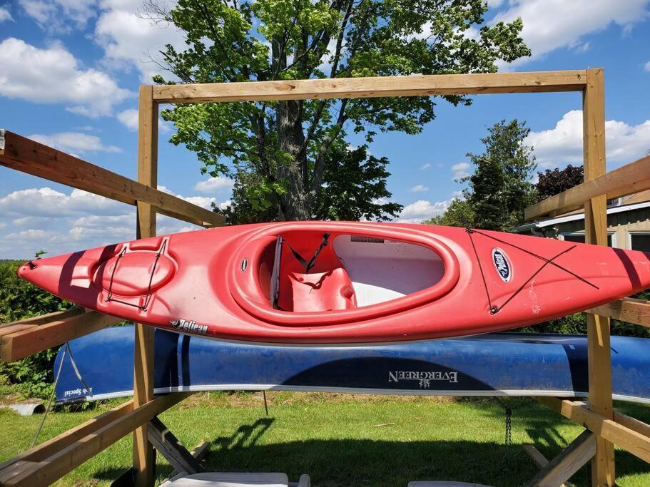 Fenelon Falls Fun Place With A Sandy Beach For Swimming, Boating, And Fishing, Featuring 3 Available Cabins מראה חיצוני תמונה