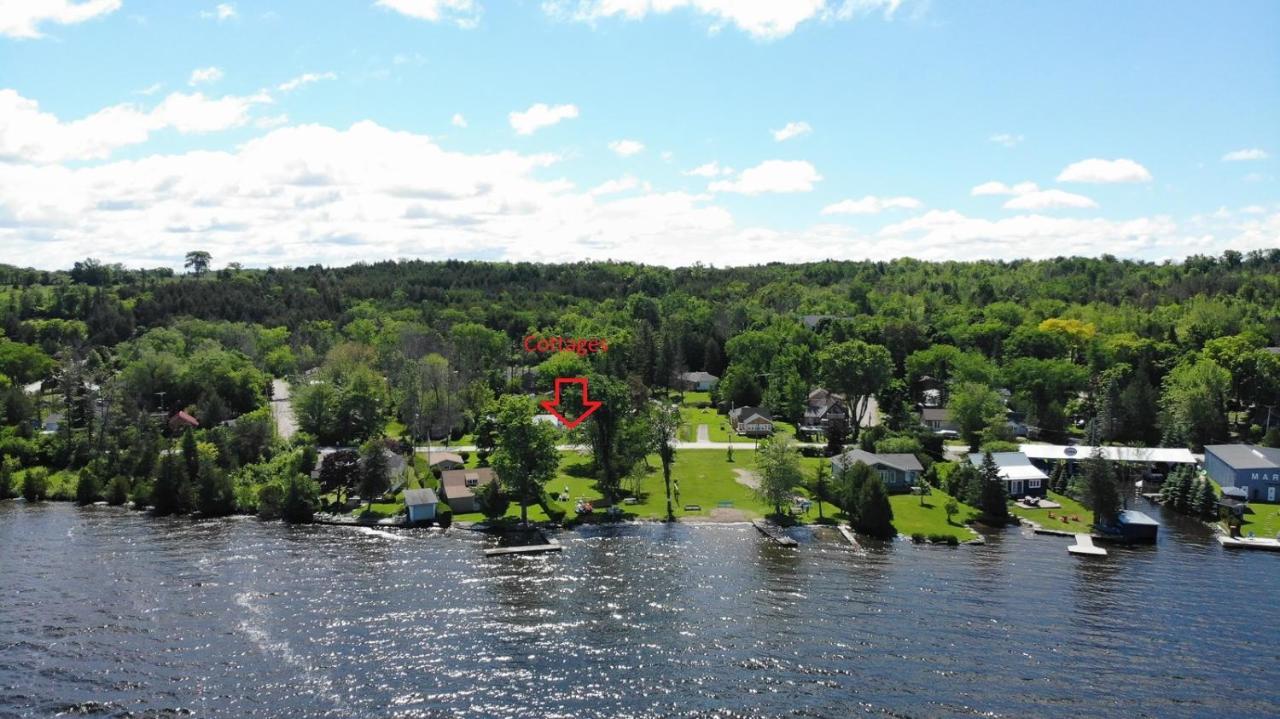 Fenelon Falls Fun Place With A Sandy Beach For Swimming, Boating, And Fishing, Featuring 3 Available Cabins מראה חיצוני תמונה