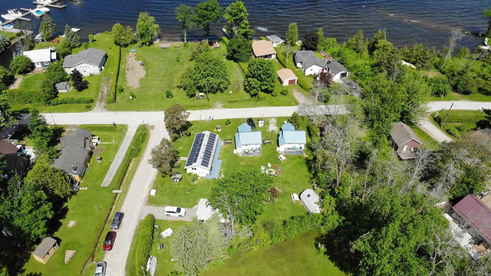 Fenelon Falls Fun Place With A Sandy Beach For Swimming, Boating, And Fishing, Featuring 3 Available Cabins מראה חיצוני תמונה